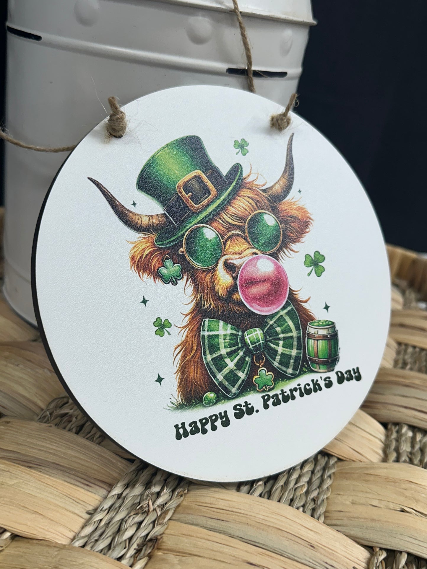 Happy St. Patricks Day highland cow Circle Wood Sign hanging circle