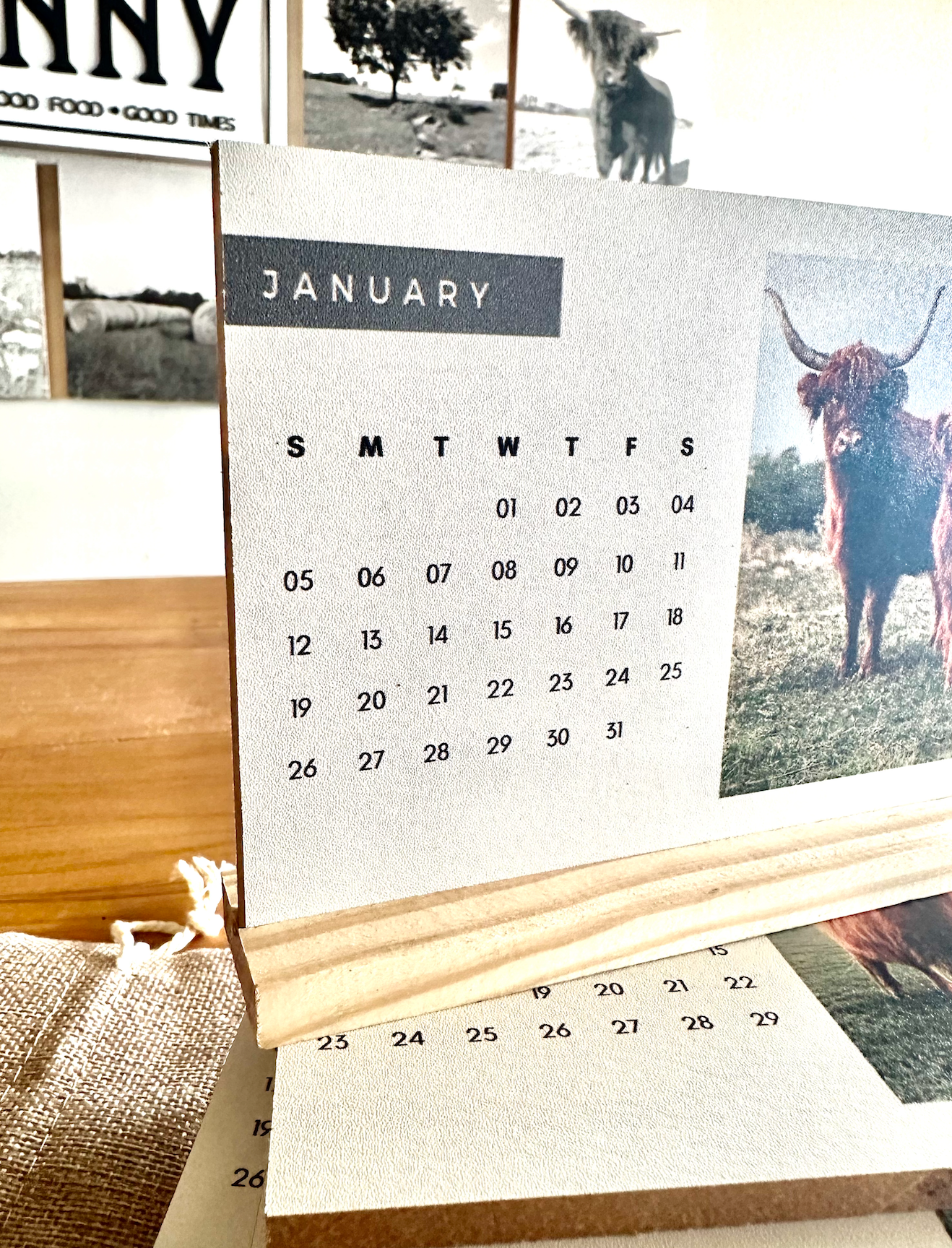2024 Highland Cow Calendar Shelf Sitter Removable Sign; Replaceable Sign; New Year Desk fluffy cow