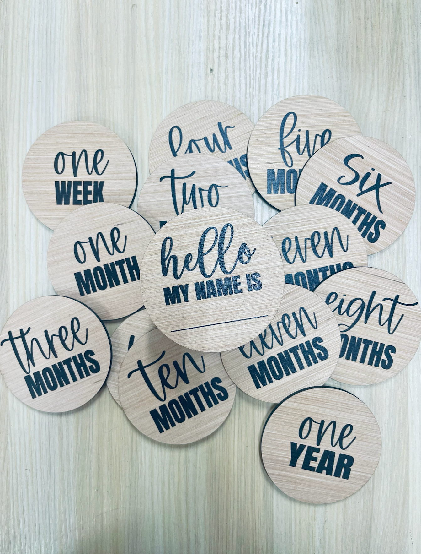 Baby Milestone cirlce cards; photo props; new born; babyshower gift wood sign
